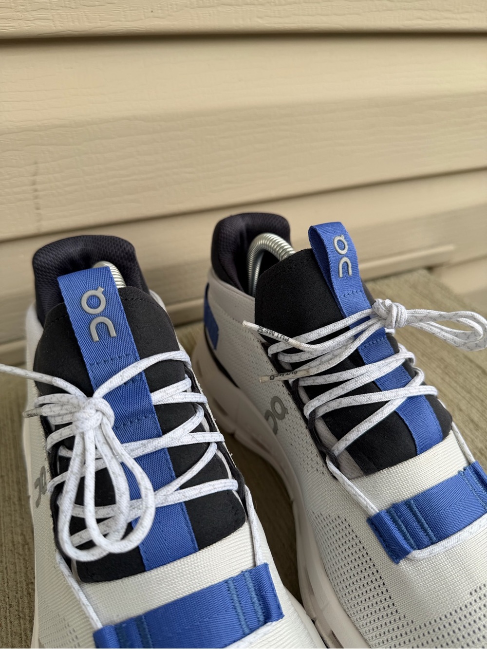 On Cloud Cloudnova White Cobalt Running Shoes Womens Size 10 White Blue 26.98983 - Picture 8 of 12